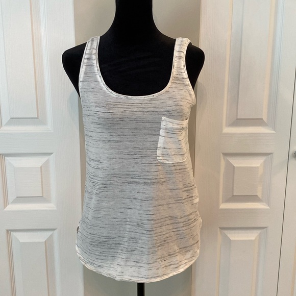 🌈3/$10 Tank Tops - Picture 7 of 8